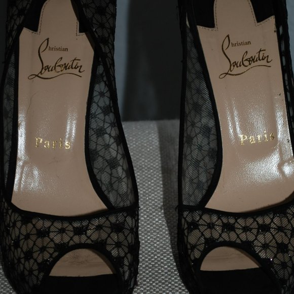 CHRISTIAN LOUBOUTIN - VERY LACE PLATFORM PUMPS - Picture 2 of 12